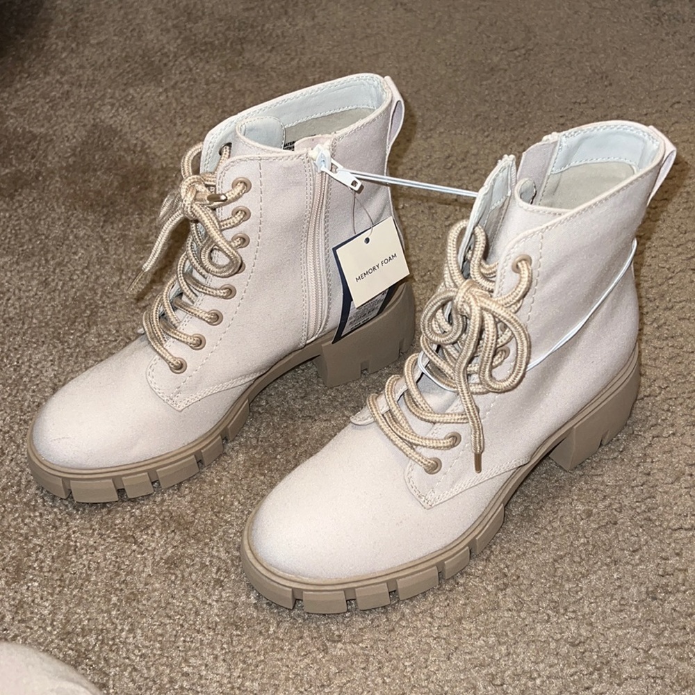 NWT target boots